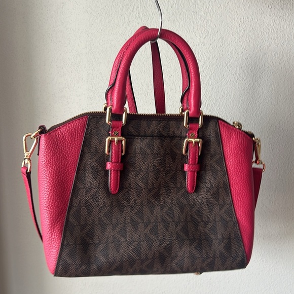 Sold - Picture 3 of 8